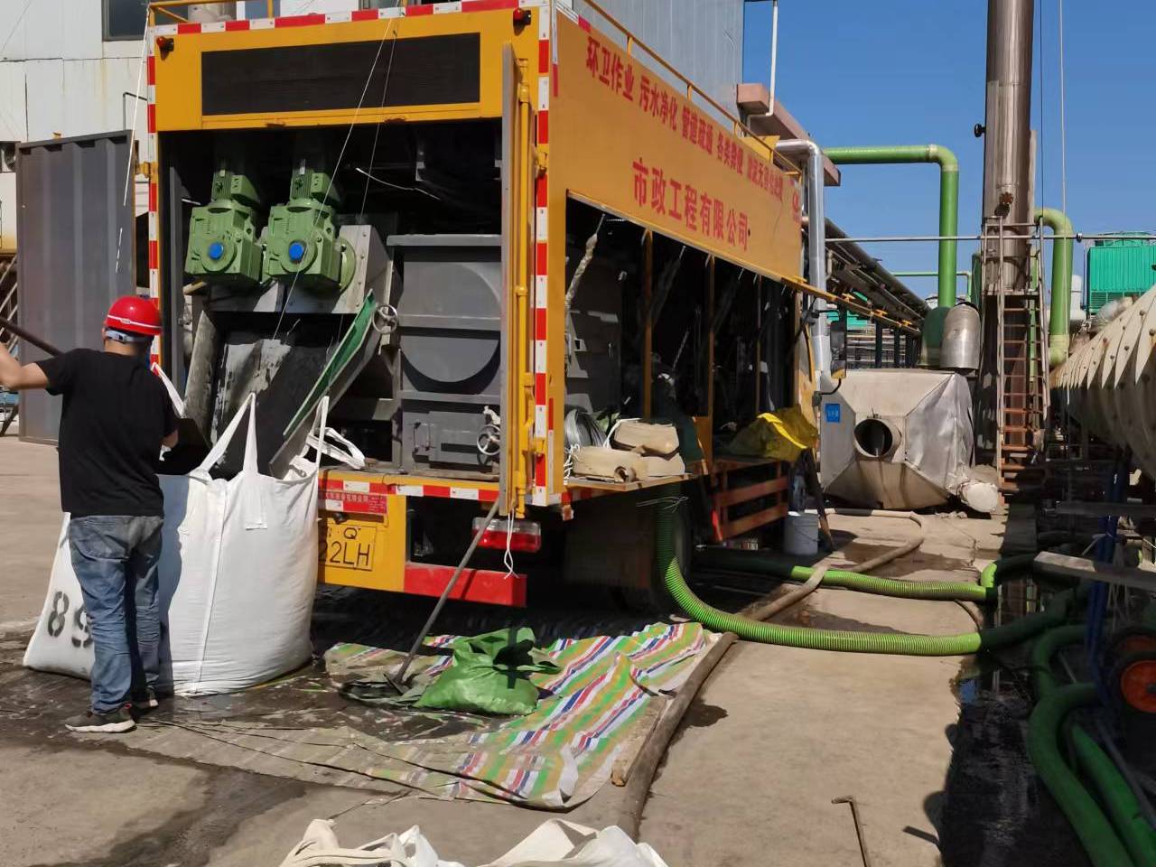 洱源淤泥压干处理